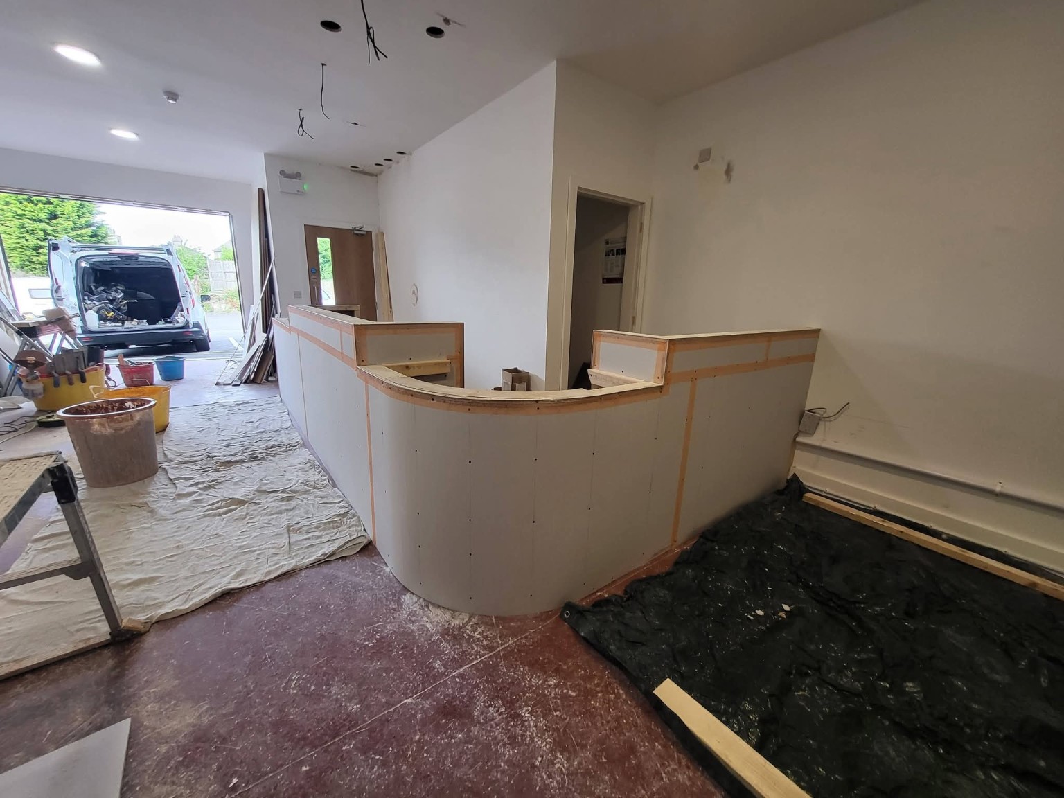 Curved counter before plastering